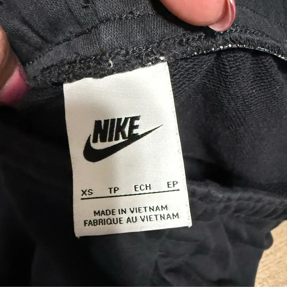 Nike Women's Black Drawstring Club Fleece Athletic Shorts size XS